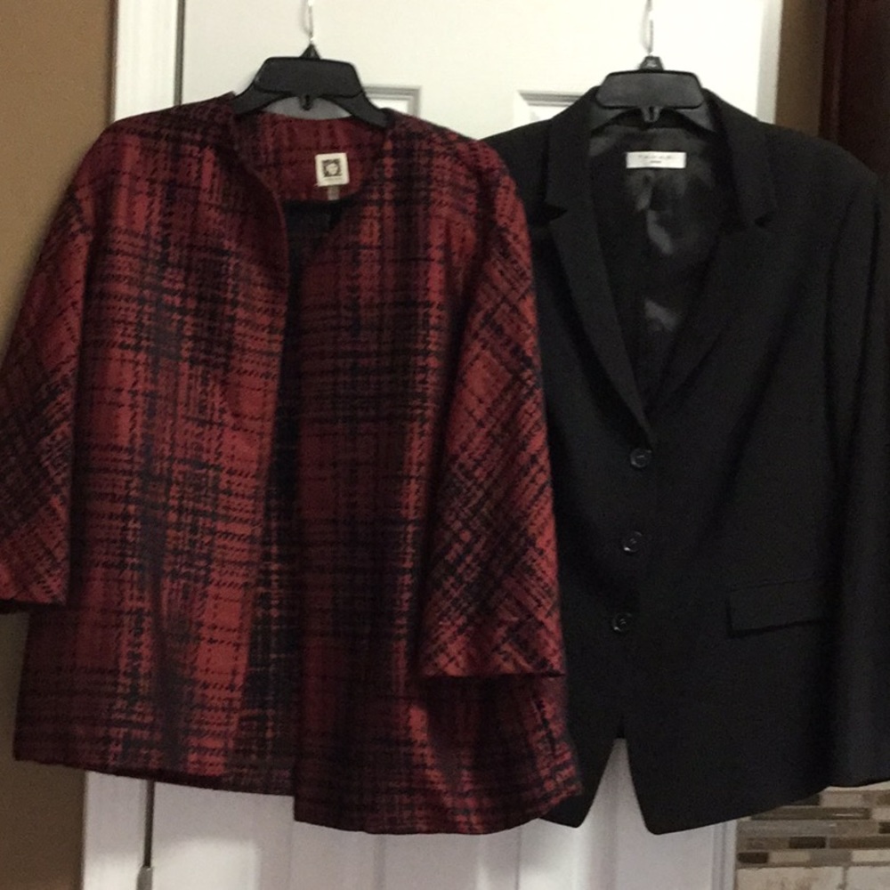 Bundle of two jackets. TAHARI & ANNE KLEIN
